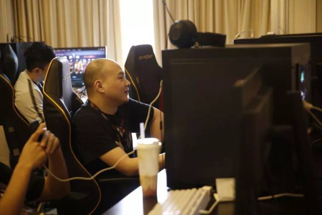 Weibo Gaming post-match interview with Xiaohu ： 新的十年从零开始，每一年都是一个新的起点