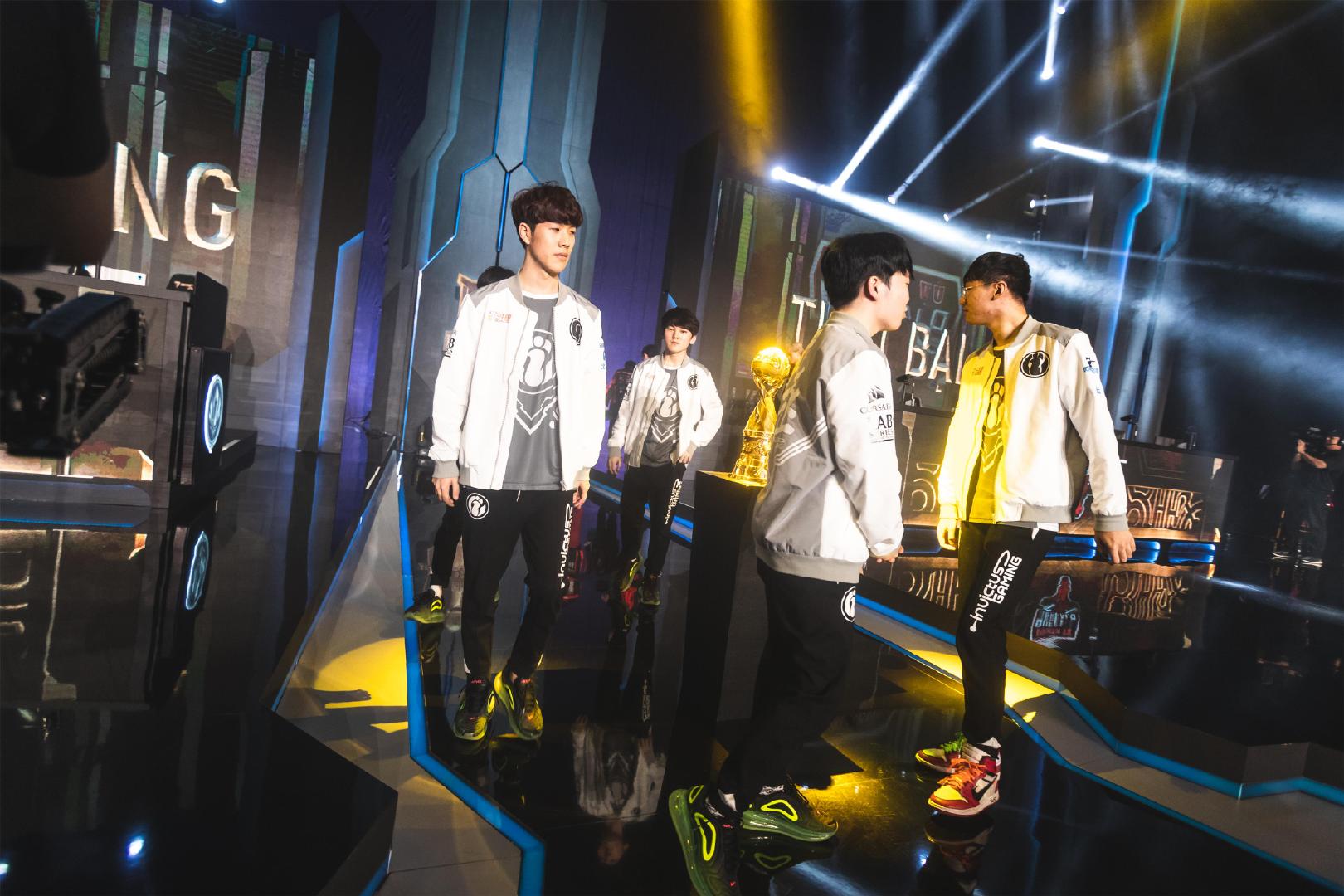 NAVI 将与 B8 比赛；争夺 2025 年 StarLadder 布达佩斯 Major 第 3 阶段的名额