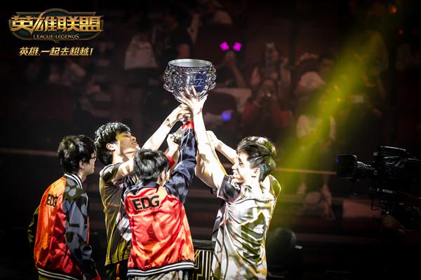 CSGO IEM总决赛，恭喜C9（前Gambit队员）拿下冠军！