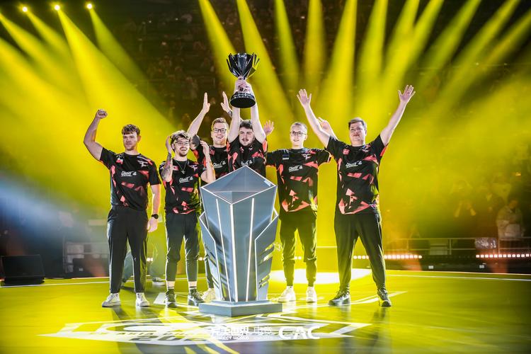 LPL夏季赛W3D5：D组大乱斗！WBG面临晋级登峰组关键之战